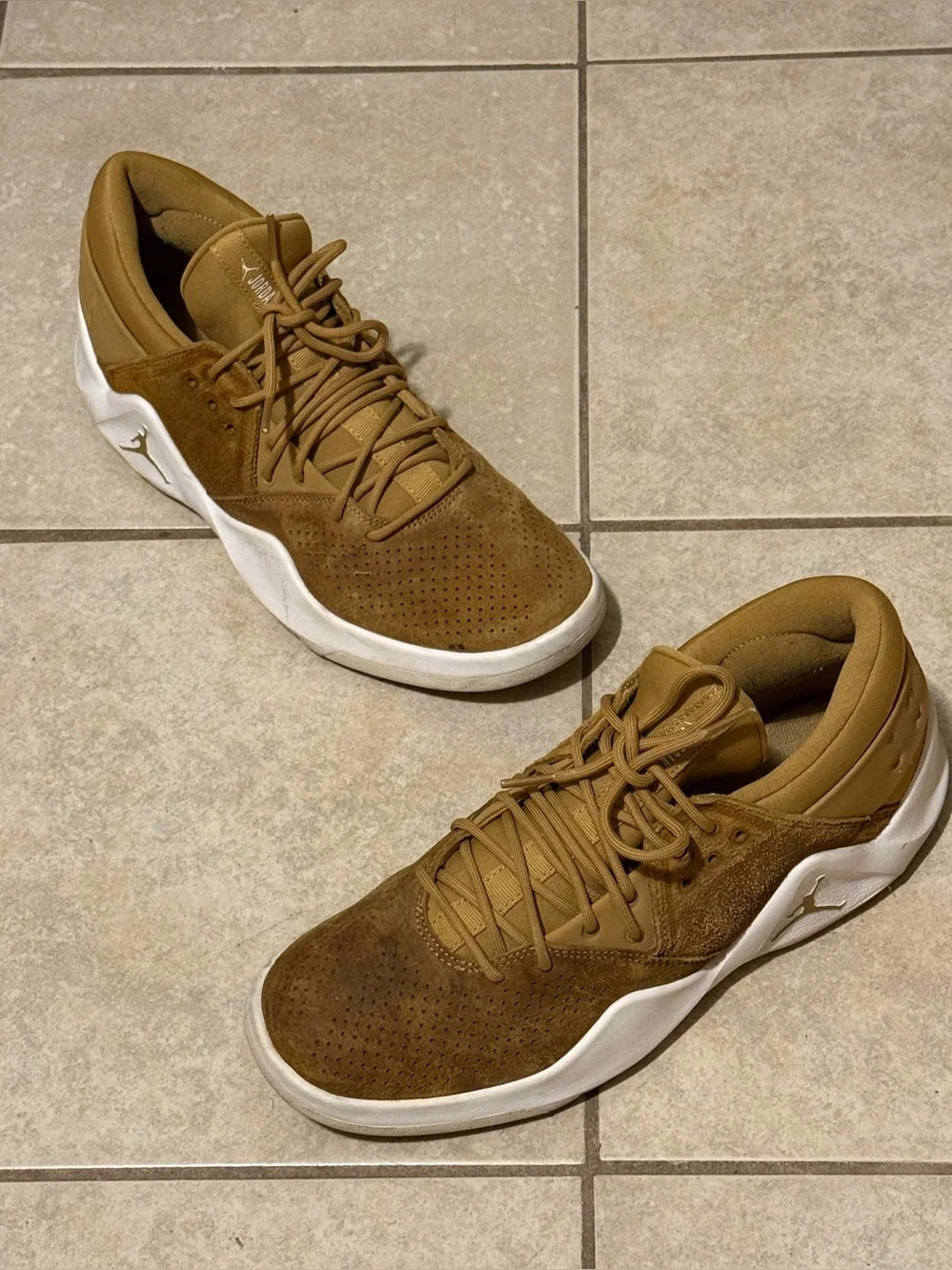 Jordan Flight Fresh Premium Golden Harvest Wheat Men's Size 9 US.